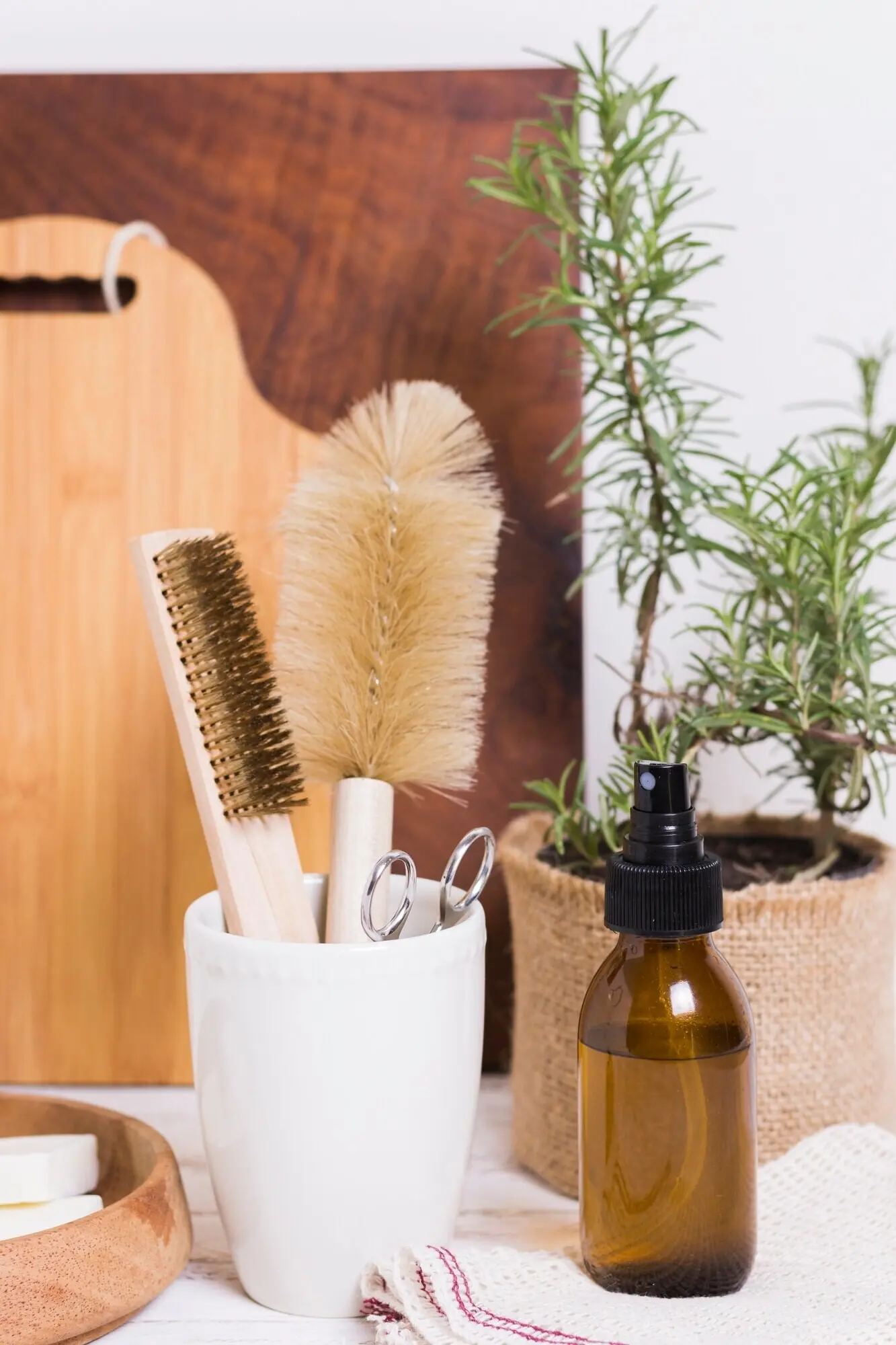 Фронтальный вид ассортимента экологичных товаров.