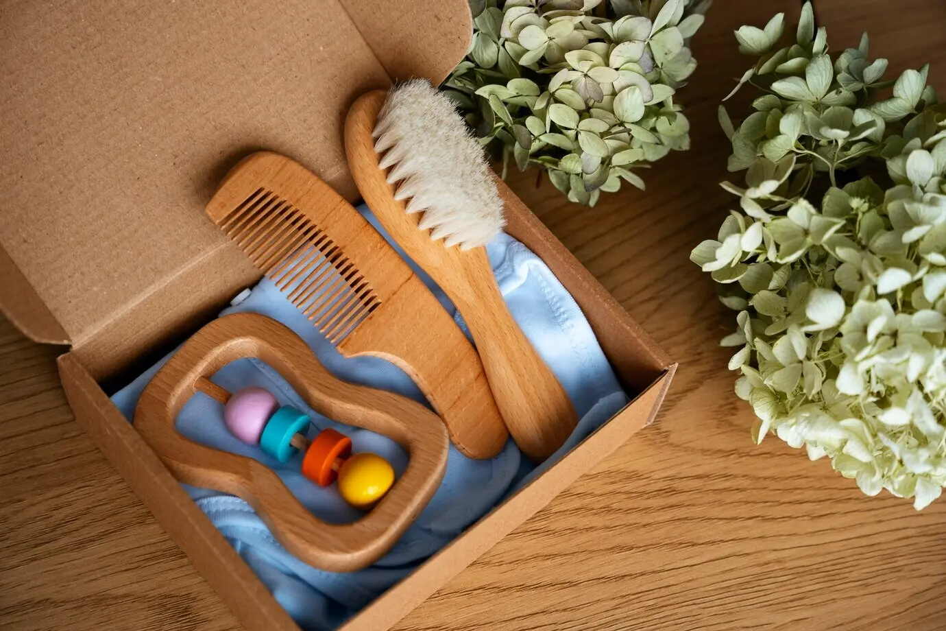 Натюрморт с послеродовой коробкой, вид сверху.